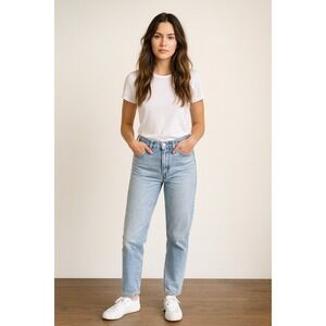 Calvin Klein Jeans Women's Classic Light Wash Straight Leg Denim Jeans Size 8